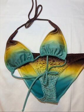 Y2K Vintage Ombré Crochet Boho Playa by La Blanca Medium Two Piece Triangle Set